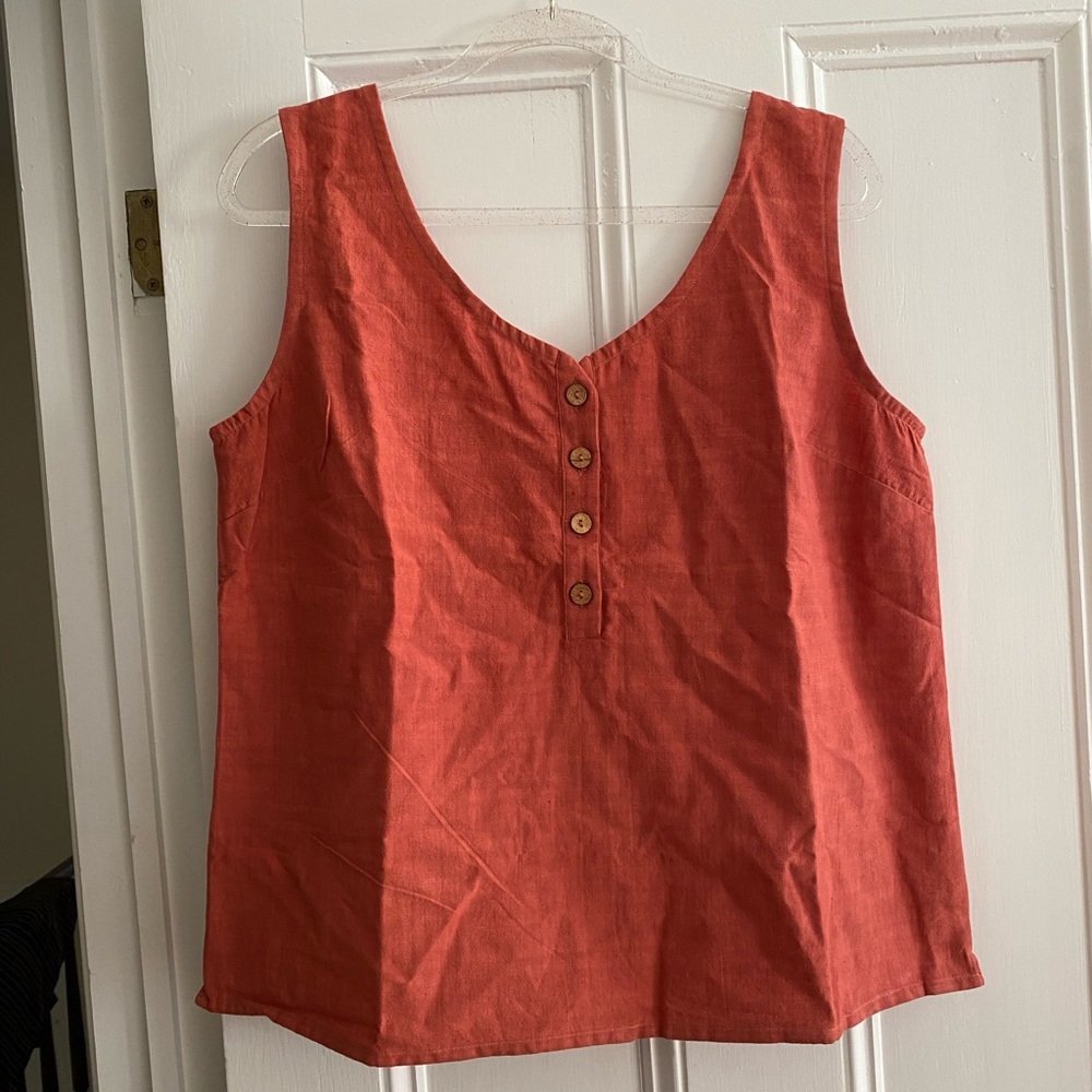 XL PO-EM Button Tank in Berry